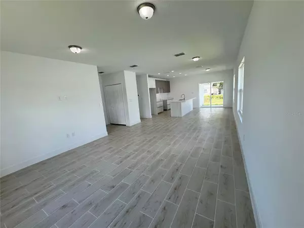 Poinciana, FL 34759,1204 VERO BEACH WAY