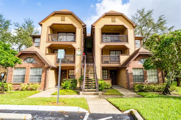 Altamonte Springs, FL 32701,305 LAKEPOINTE DR #102