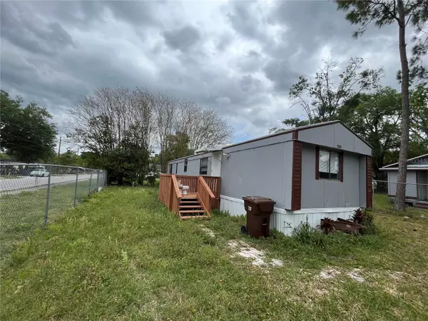 Polk City, FL 33868,220 PINE AVE