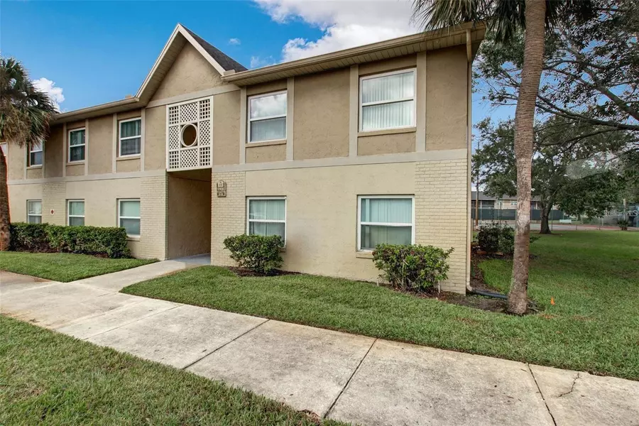 9908 SWEEPSTAKES LN #8, Orlando, FL 32837