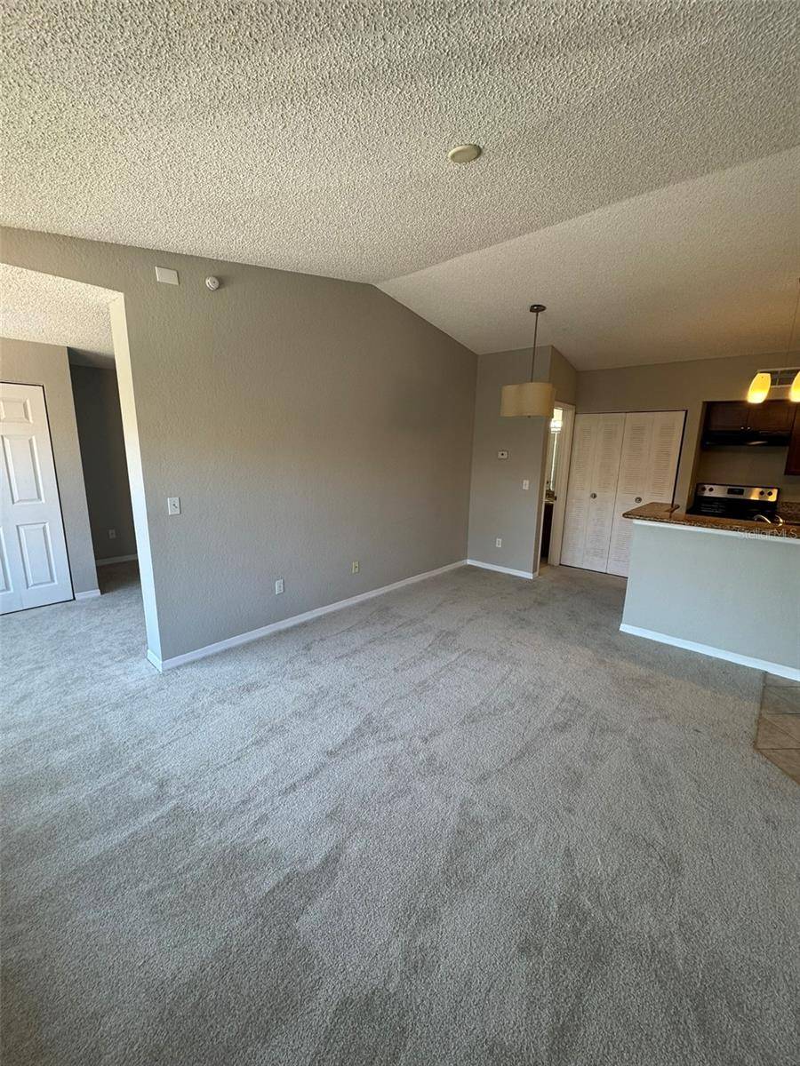 Orlando, FL 32811,5152 CONROY RD #1333