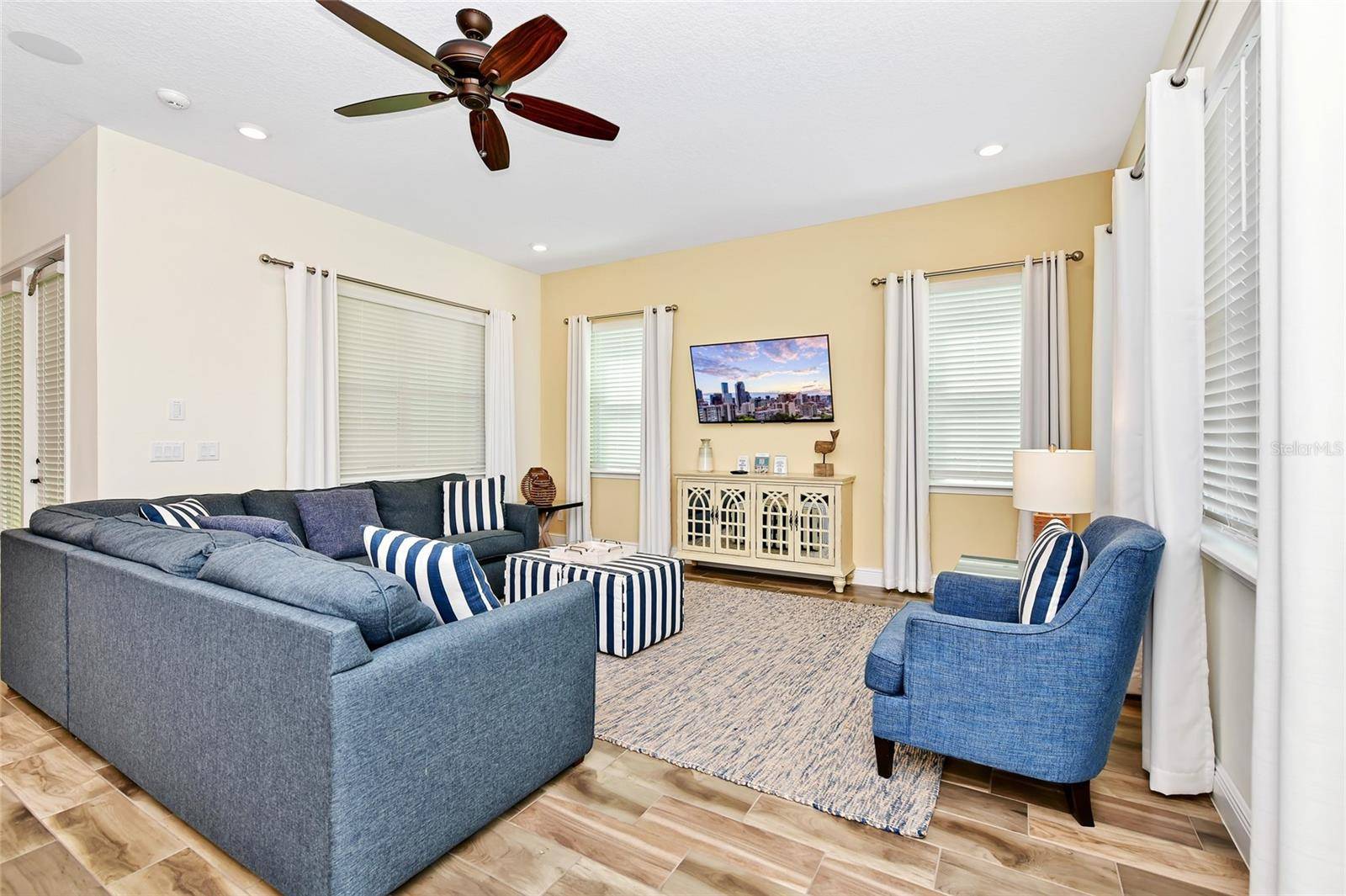 Kissimmee, FL 34747,8165 SURF ST
