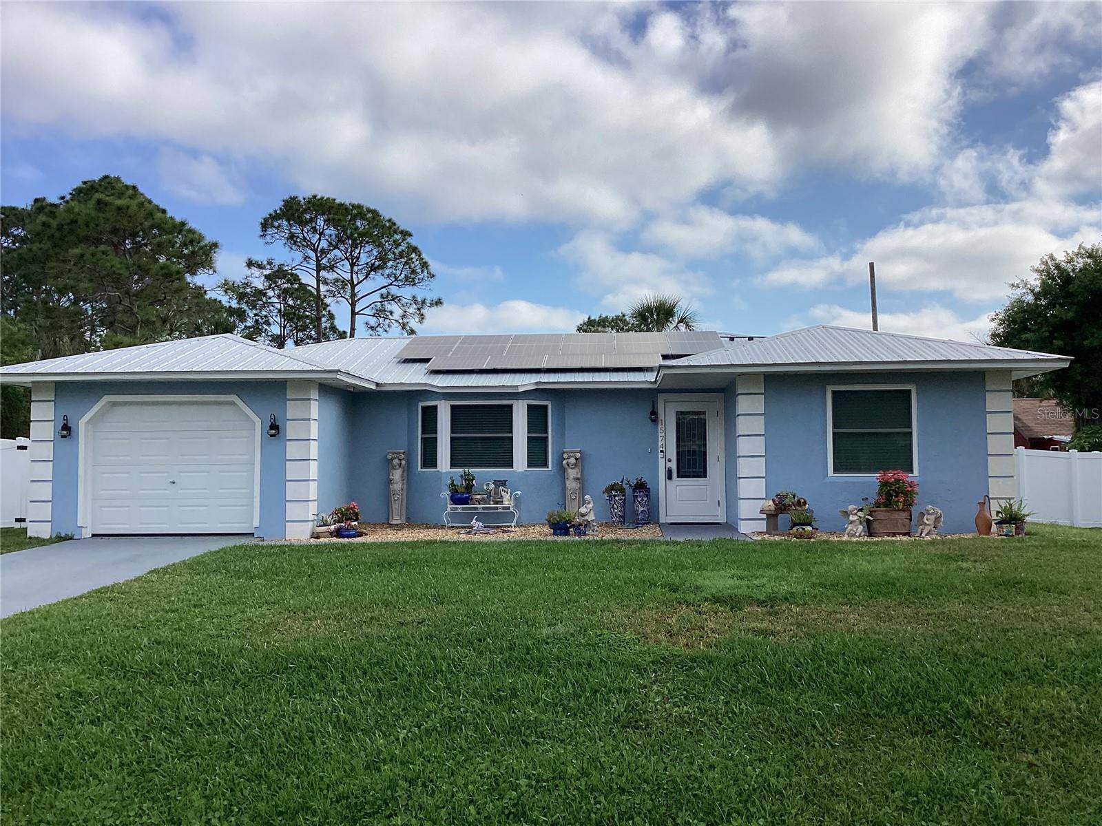 1574 DAMASK LN, Sebastian, FL 32958