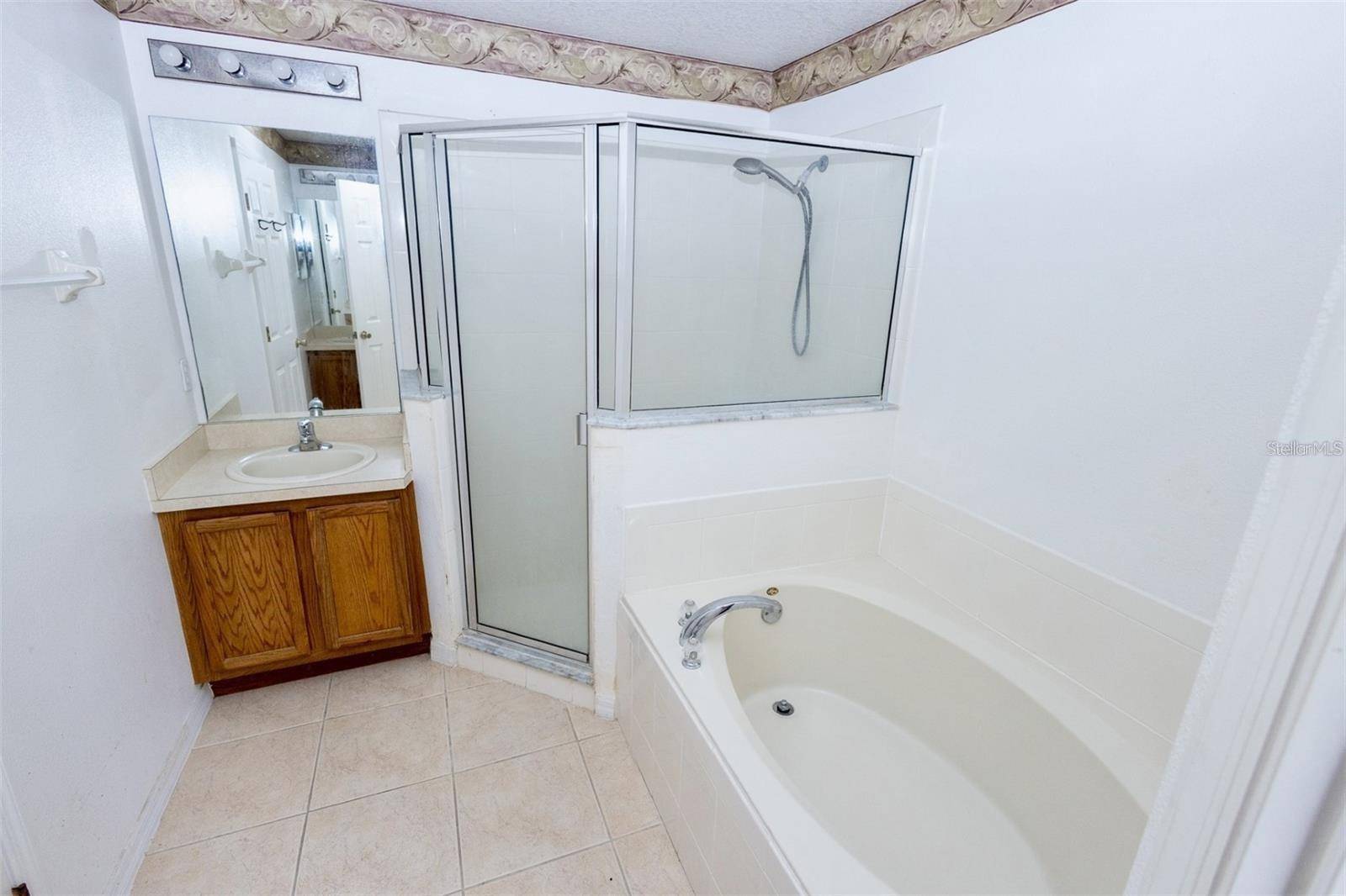 Kissimmee, FL 34759,818 CARROUSEL LN