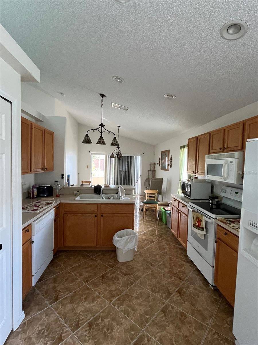 Davenport, FL 33897,230 HALSTEAD DR