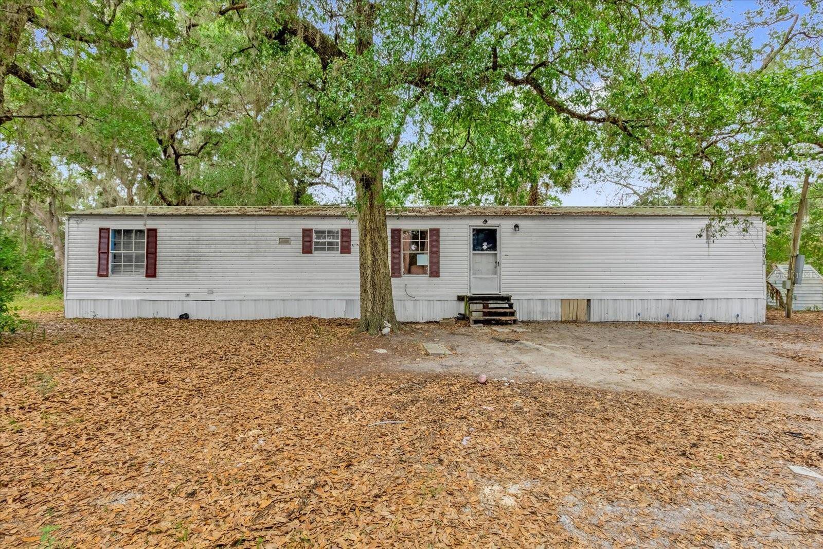 9191 SE 183RD AVENUE RD, Ocklawaha, FL 32179