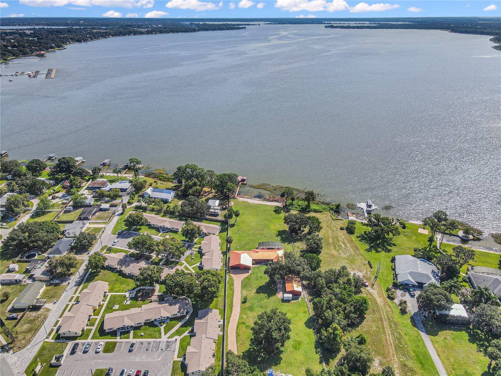 Tavares, FL 32778,955 MANSFIELD RD