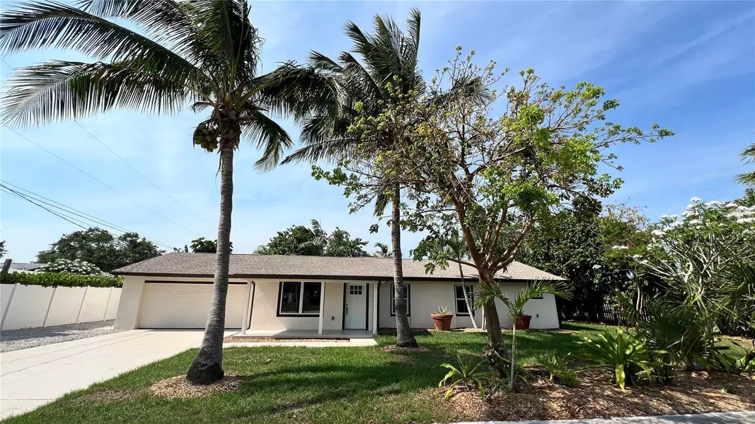 560 GATEWAY DR, Merritt Island, FL 32952