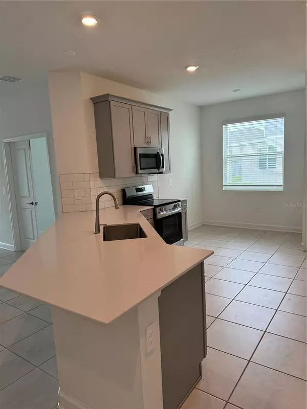 Davenport, FL 33837,4053 REDBRIDGE LOOP