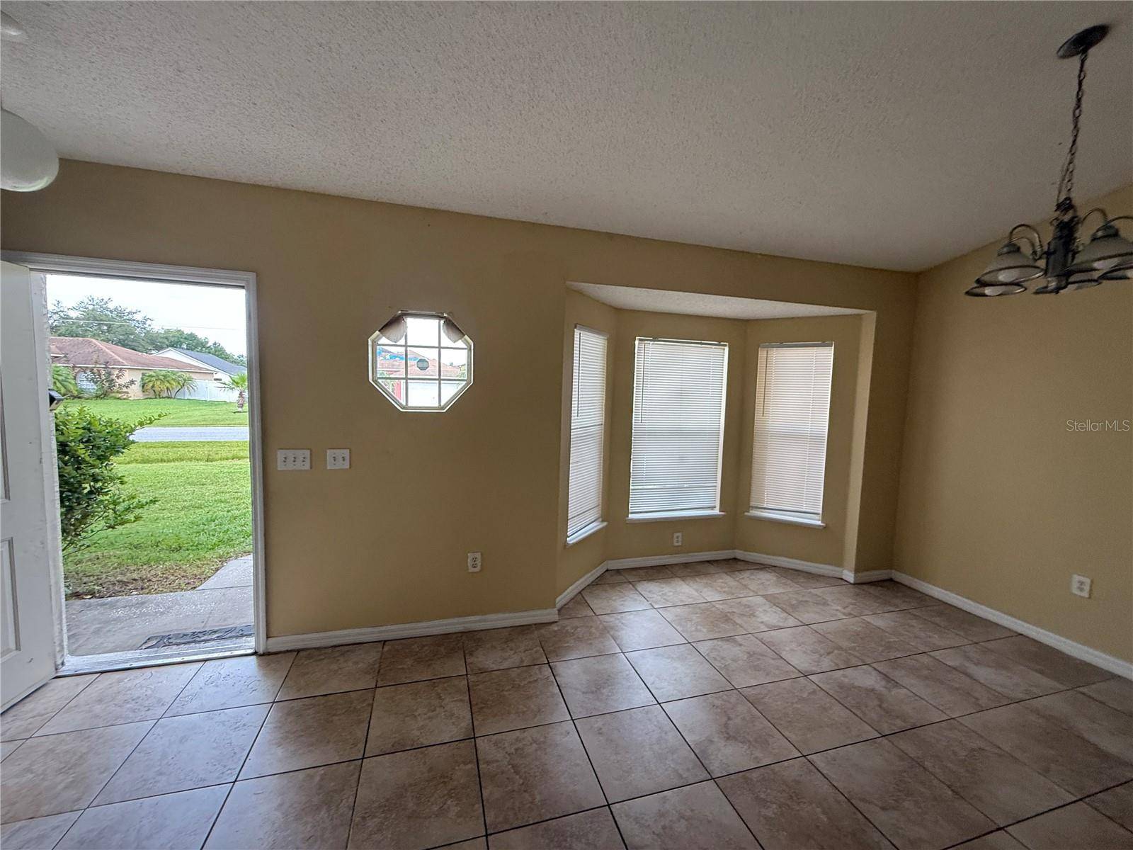 Poinciana, FL 34759,462 LARK CT