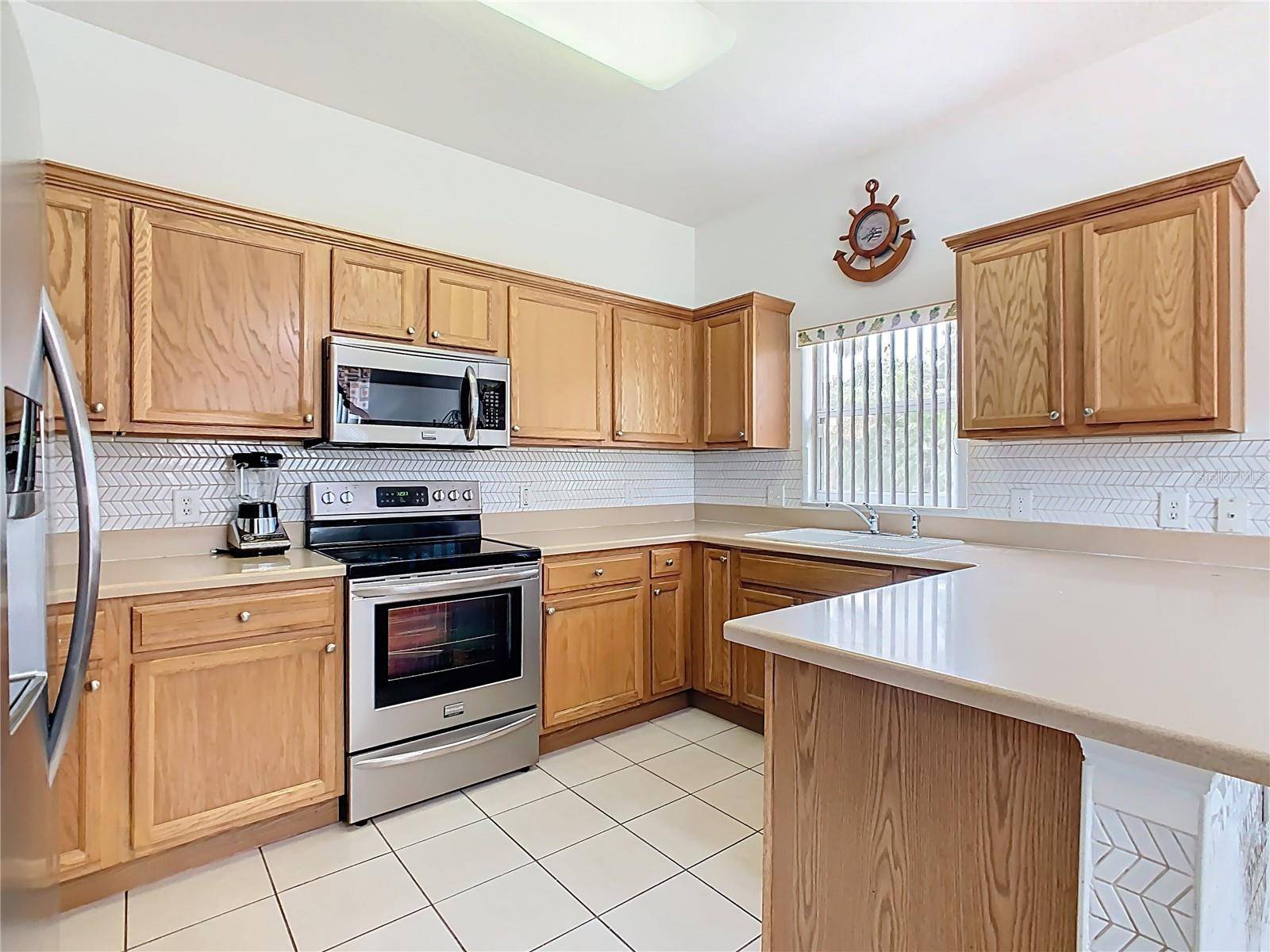 Poinciana, FL 34759,572 SIENNA DR