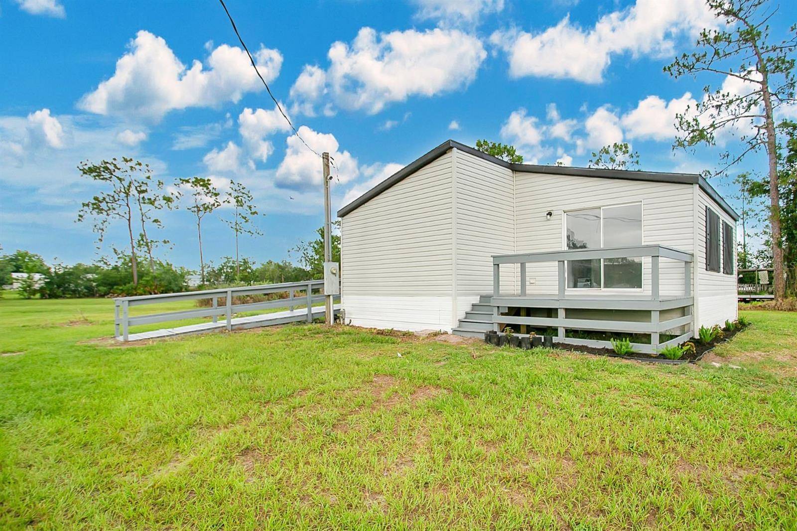9075 LINCOLN RD, St Cloud, FL 34773
