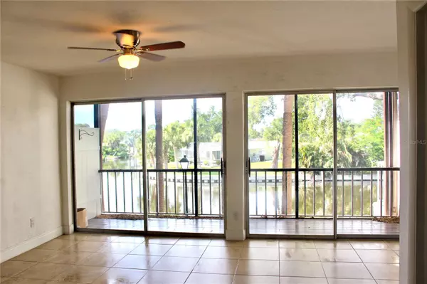 Tampa, FL 33615,9101 TUDOR DR #F206