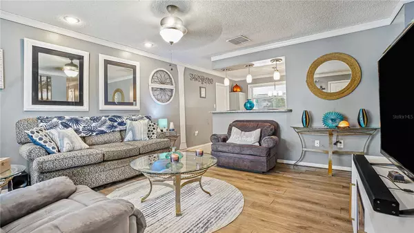 505 OAK DR, Tavares, FL 32778
