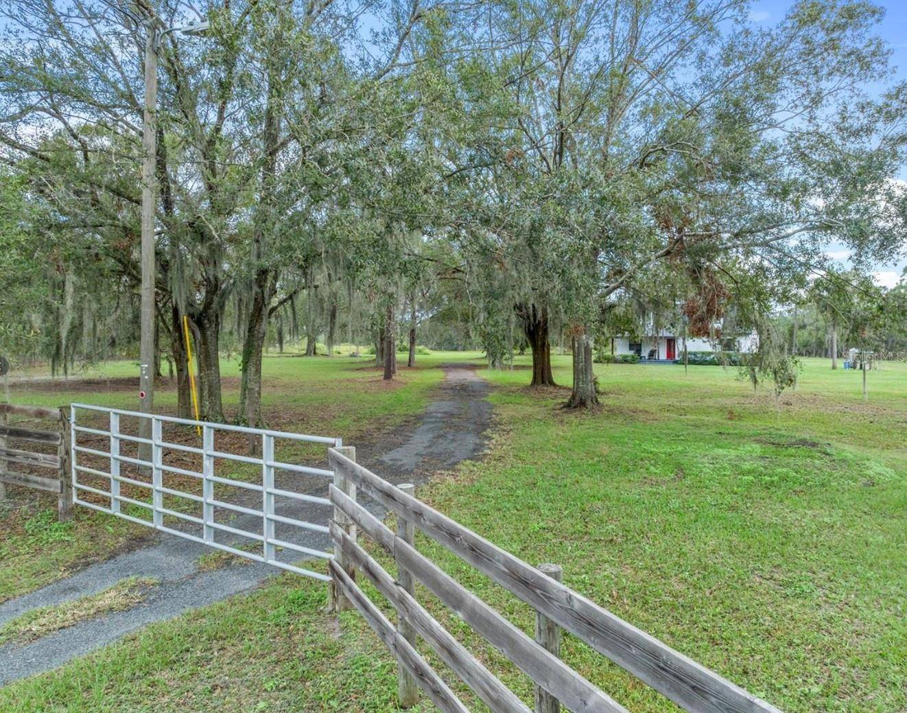 Frostproof, FL 33843,965 KEEN RD