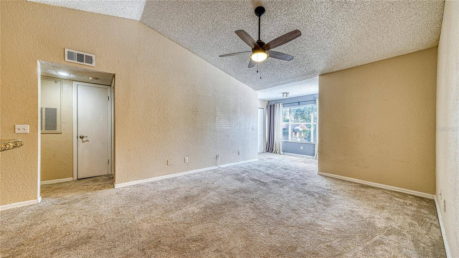 Orlando, FL 32811,5112 CONROY RD #24
