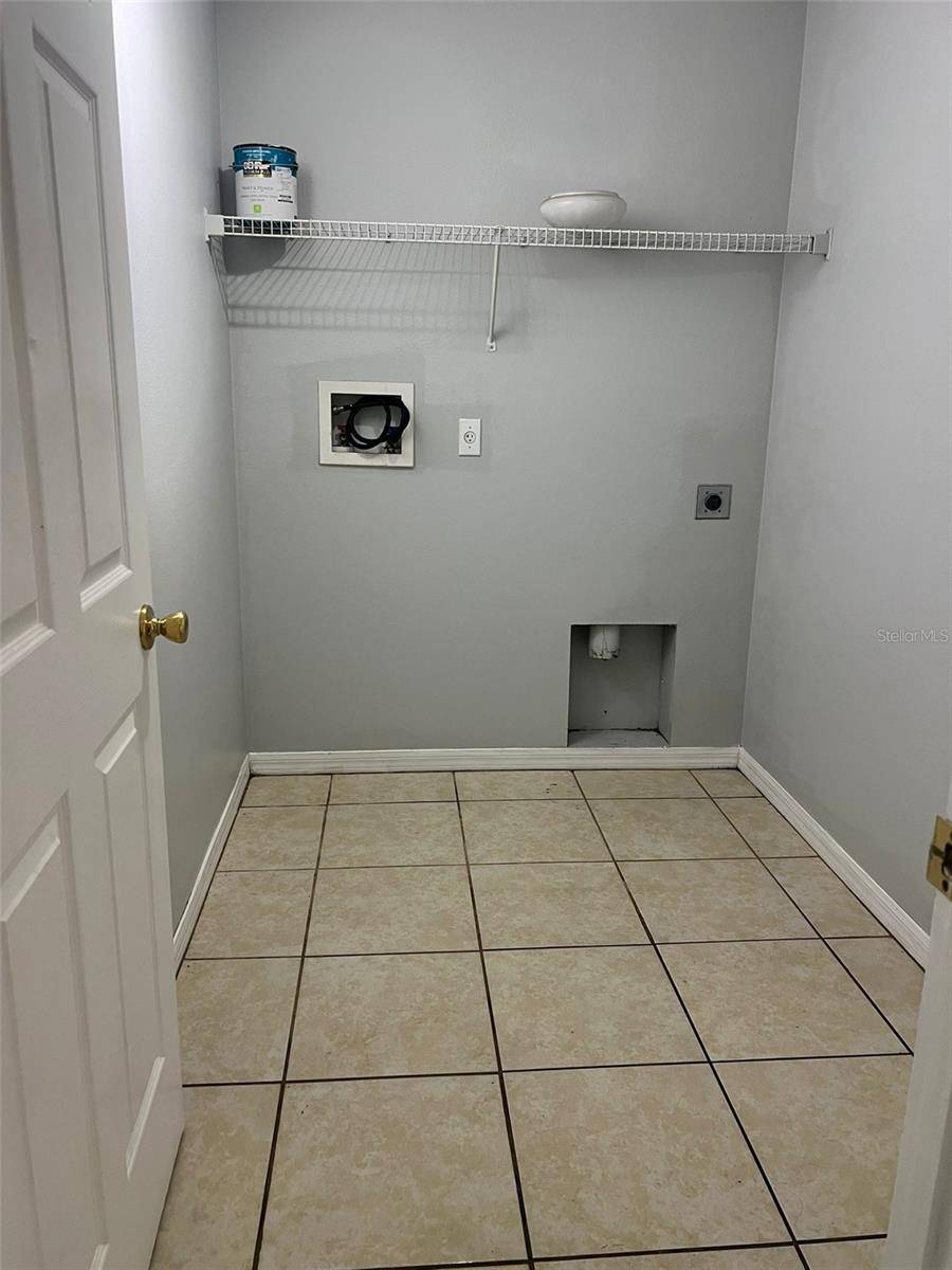 Kissimmee, FL 34758,235 BEDFORD DR