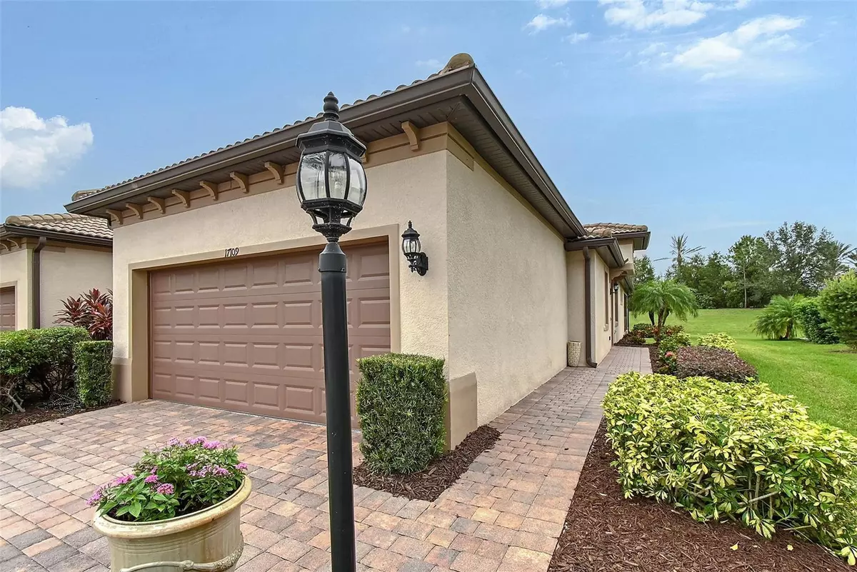 Bradenton, FL 34202,17109 KENTON TER