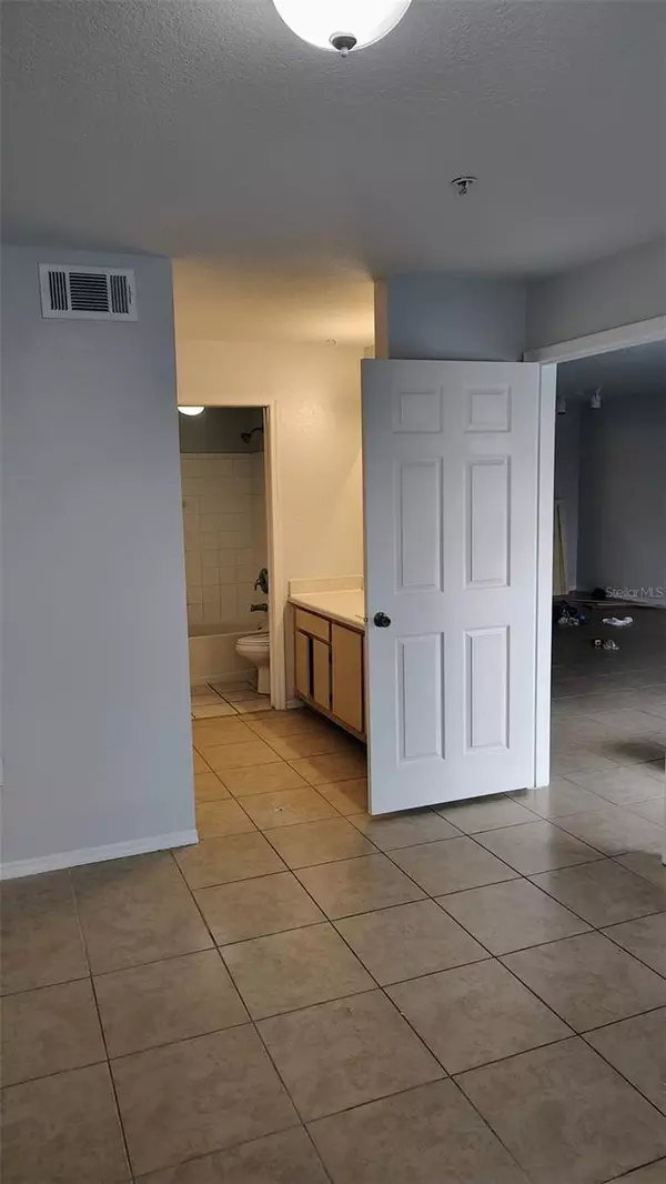 Orlando, FL 32837,13929 FAIRWAY ISLAND DR #833