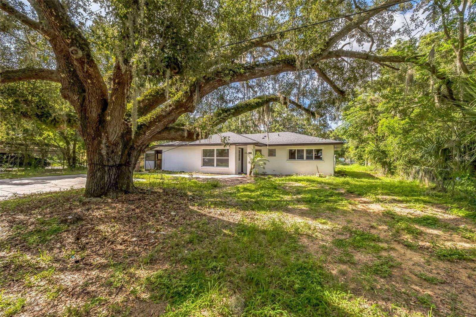 4212 HARRY DR, Fruitland Park, FL 34731