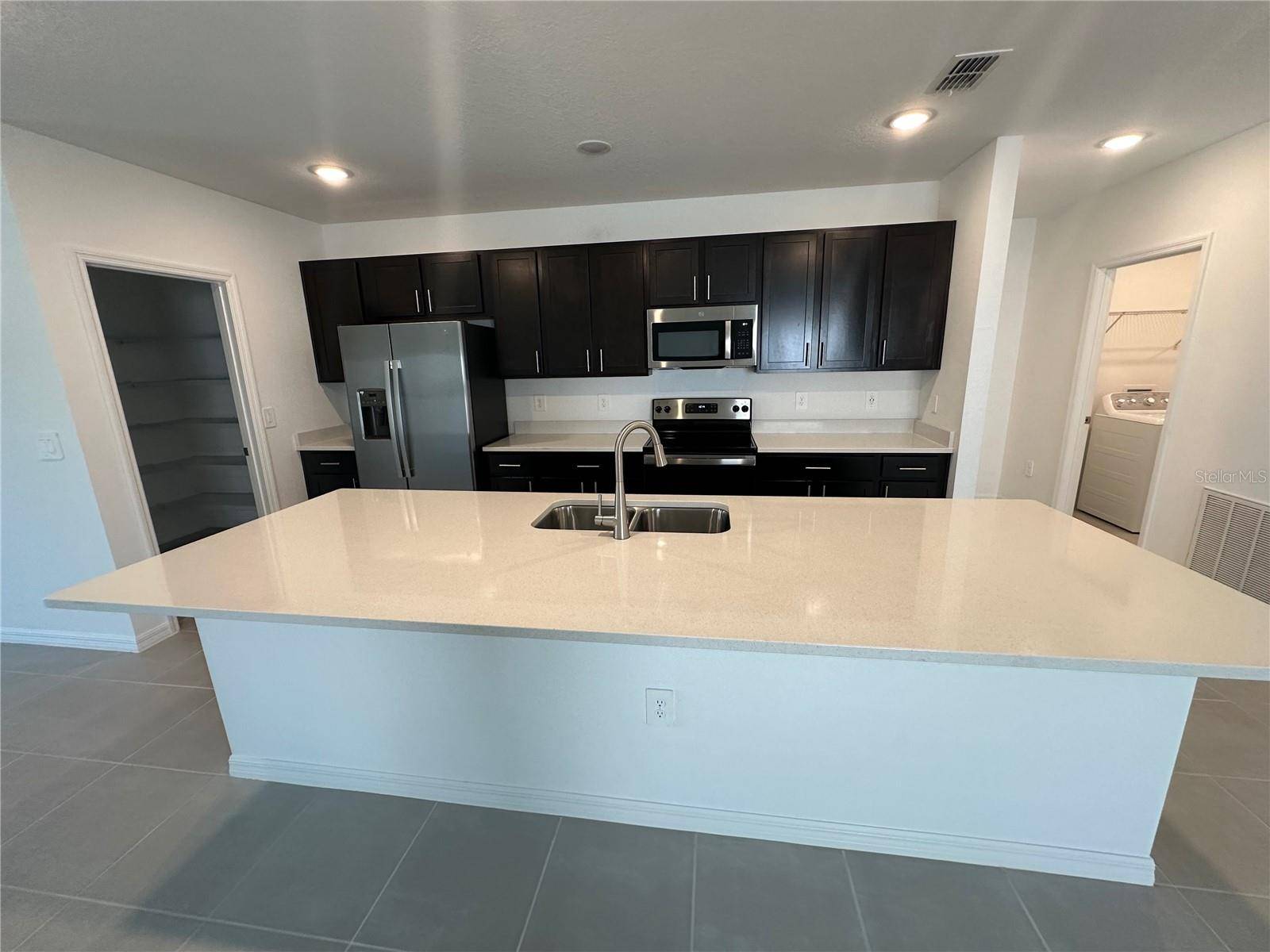 Kissimmee, FL 34758,255 AMBER WAY