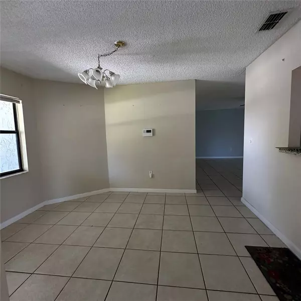 Kissimmee, FL 34758,520 CARLSBAD DR
