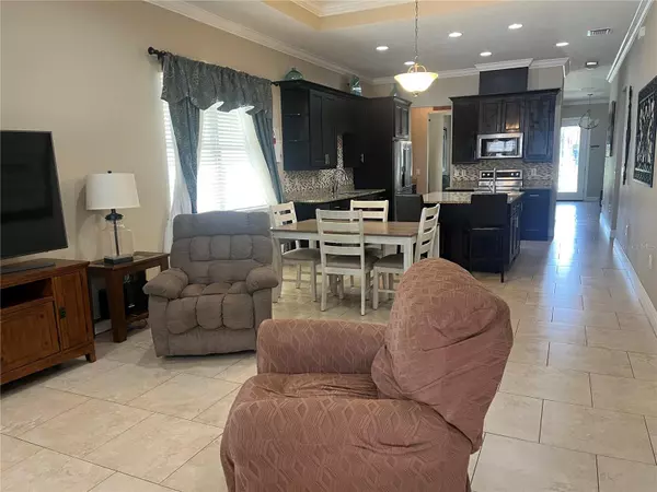 Tampa, FL 33612,812 W COUNTRY CLUB DR