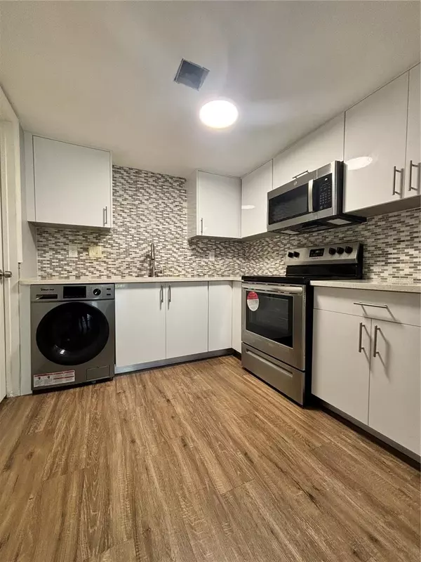 Orlando, FL 32822,4113 S SEMORAN BLVD #2