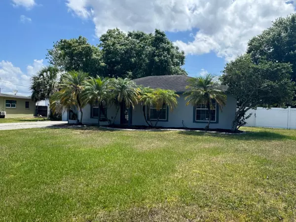 418 POINCIANA CIR, Kissimmee, FL 34744