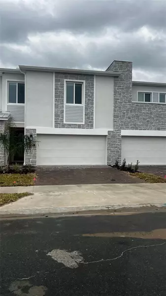 320 NINE IRON DR, Davenport, FL 33896
