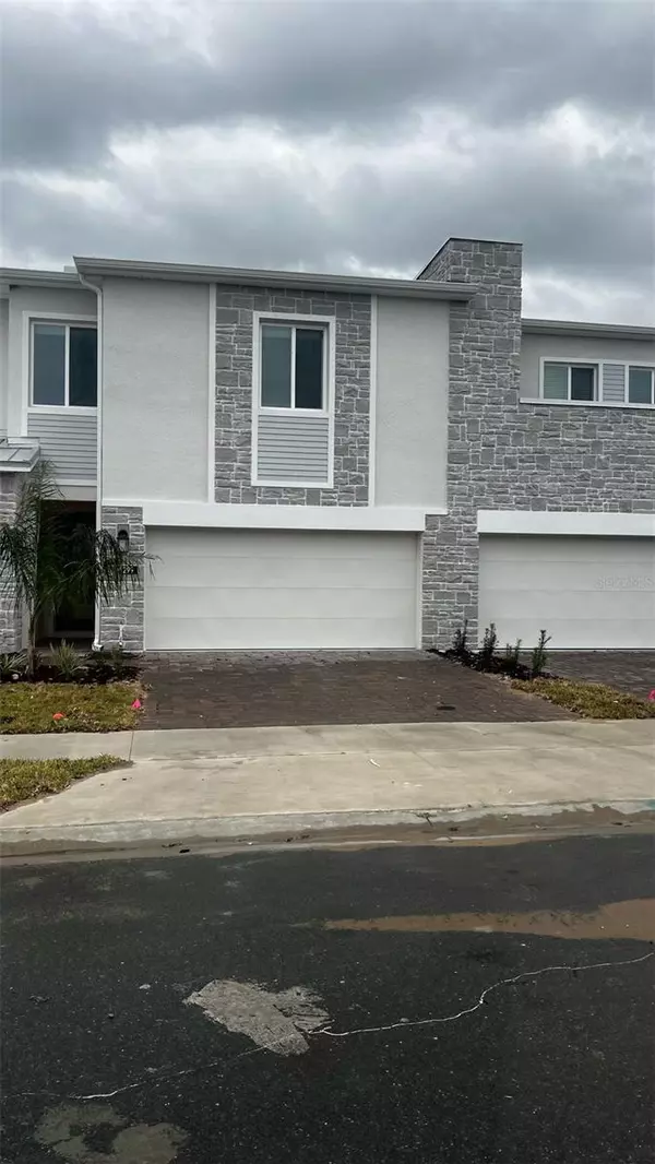 320 NINE IRON DR, Davenport, FL 33896