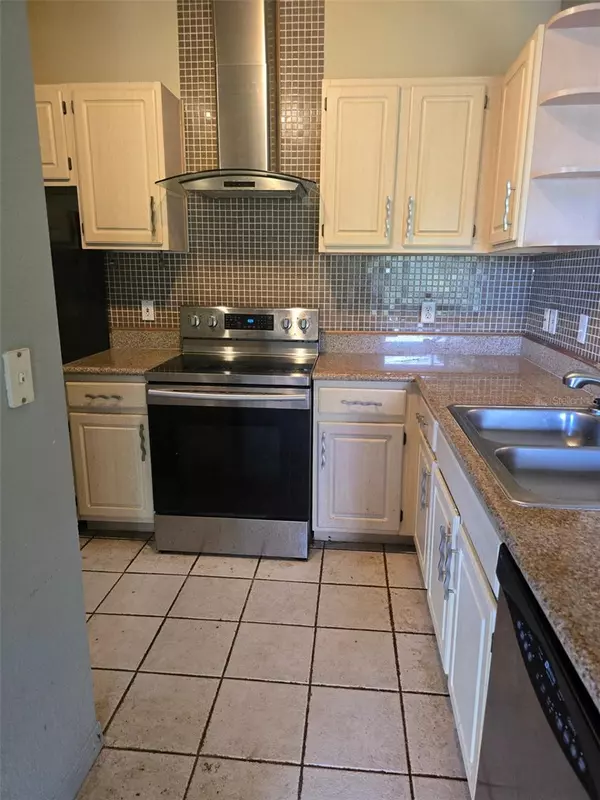Kissimmee, FL 34747,8915 LEGACY CT #304