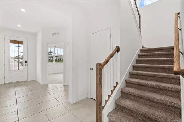 Kissimmee, FL 34747,1051 LAKESHORE BREEZE PL