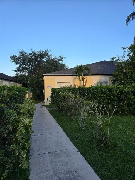 1052 UNIVERSAL REST PL, Kissimmee, FL 34744