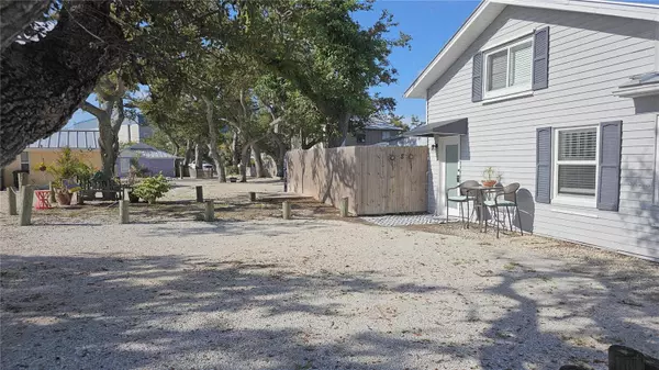 25 S NEW JERSEY RD #8, Englewood, FL 34223