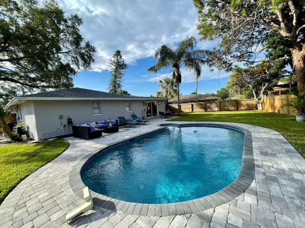Sarasota, FL 34231,4838 PORPOISE DR