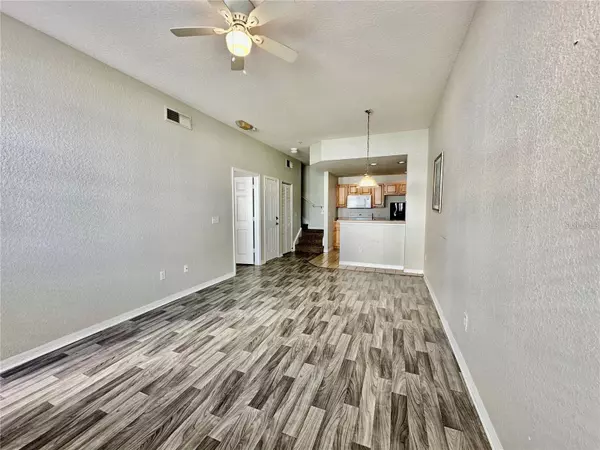 Kissimmee, FL 34741,4019 VENETIAN BAY DR #105