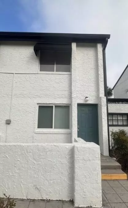 Orlando, FL 32822,4217 S SEMORAN BLVD #4