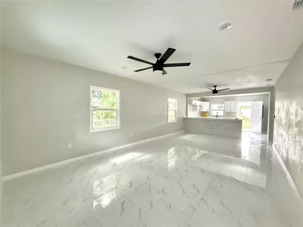 Lake Wales, FL 33859,656 W DATE ST