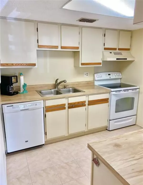 Oldsmar, FL 34677,122 LOBLOLLY CT #H