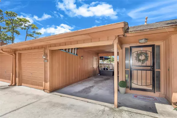 Casselberry, FL 32707,240 SUNSHOWER CT