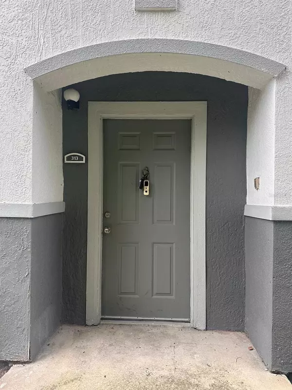 Orlando, FL 32811,4364 S KIRKMAN RD #3