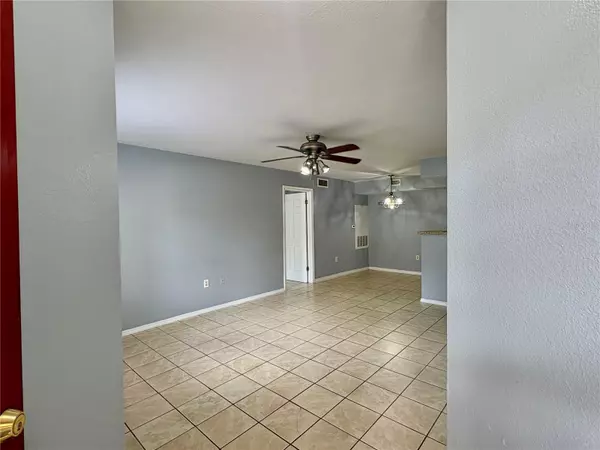 Kissimmee, FL 34747,3008 PARKWAY BLVD #104