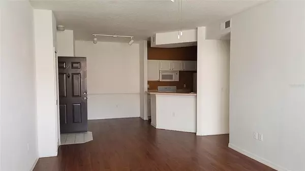 Orlando, FL 32811,5500 METROWEST BLVD #102