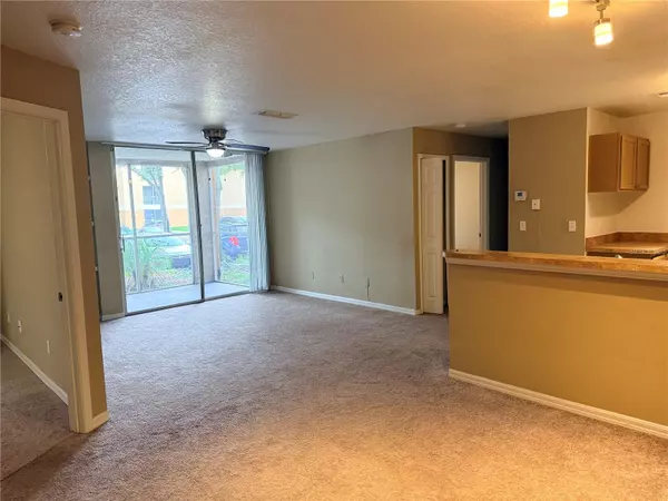 Orlando, FL 32819,7606 PISSARRO DR #105