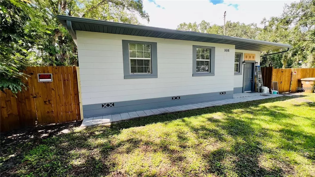 1616 HOPE ST, Intercession City, FL 33848