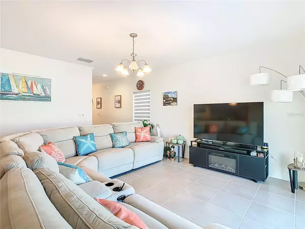 Davenport, FL 33837,1653 SWAN SWIM DR