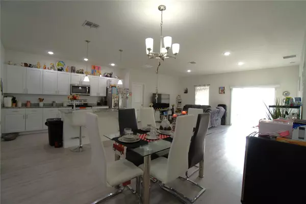 Kissimmee, FL 34759,438 BIG SIOUX CT