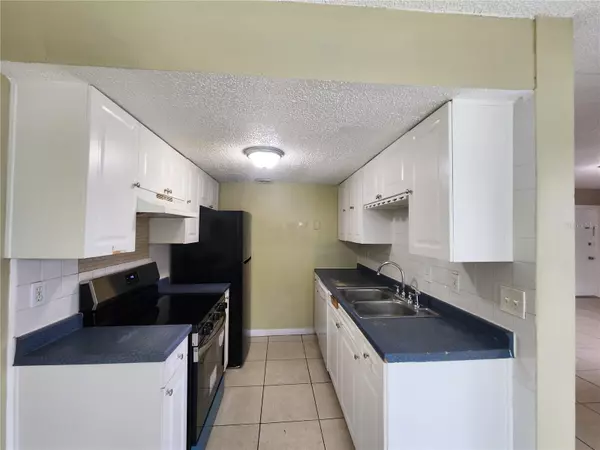 Orlando, FL 32812,5228 CURRY FORD RD #320