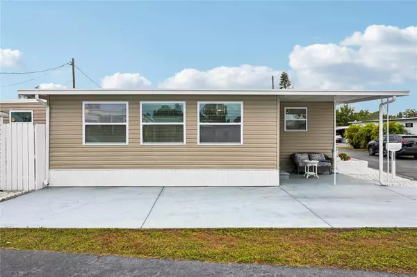 St Petersburg, FL 33709,7490 46TH AVE N #225